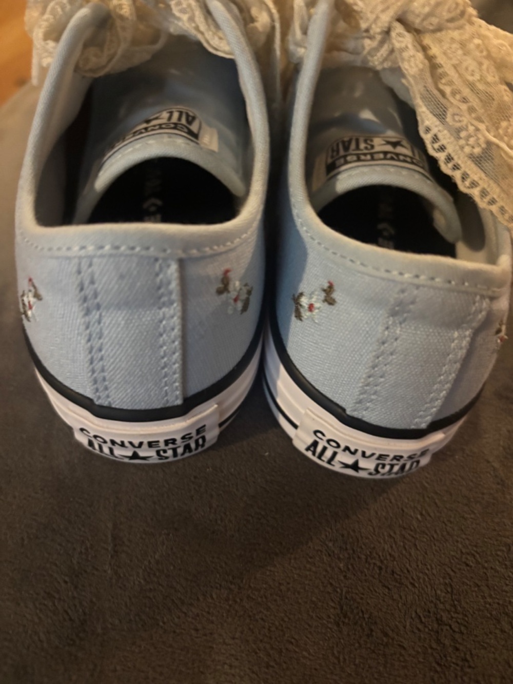 Converse - Picture 3 of 4